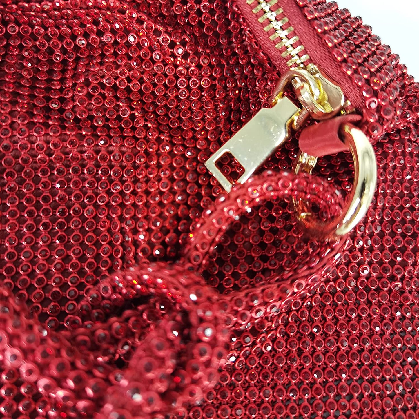 Emilia | Luxe Glanzende Handtas Met Ketting Detail
