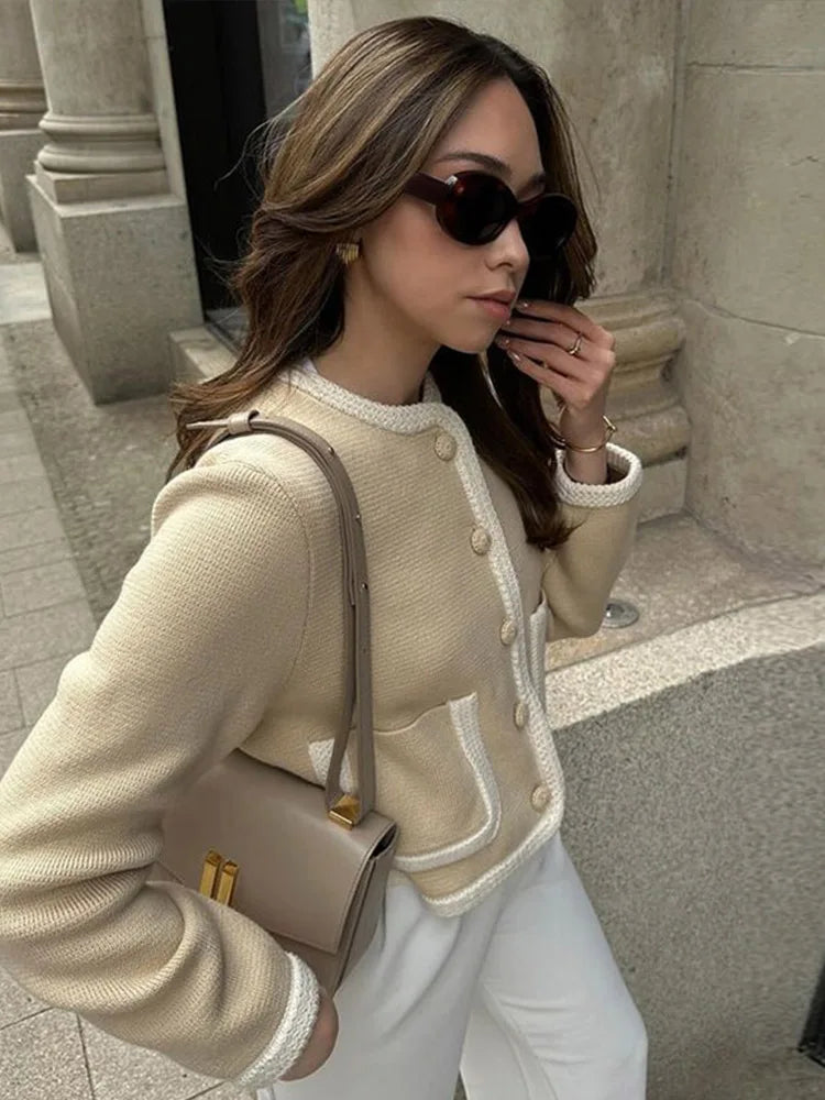 Ilse | Elegant Beige Vest Met Goude Knopen