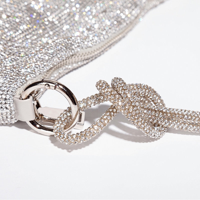 Emilia | Luxe Glanzende Handtas Met Ketting Detail