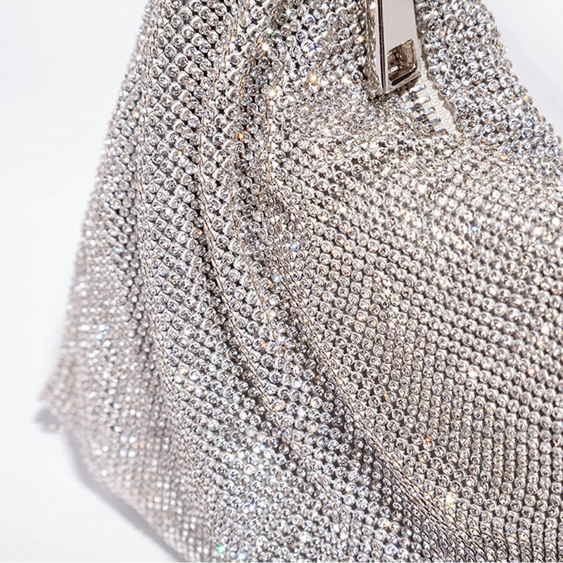 Emilia | Luxe Glanzende Handtas Met Ketting Detail