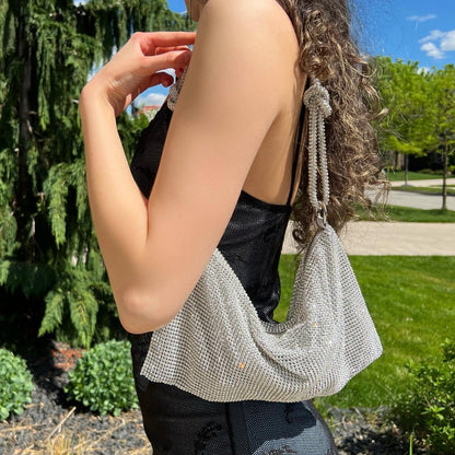 Emilia | Luxe Glanzende Handtas Met Ketting Detail