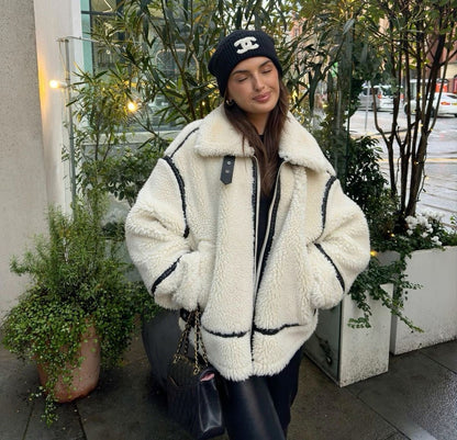 Marie-Claire | Zachte Witte Teddyjas Met Zwarte Details