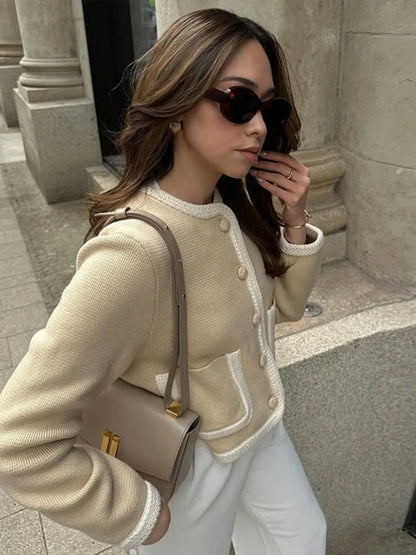 Ilse | Elegant Beige Vest Met Goude Knopen