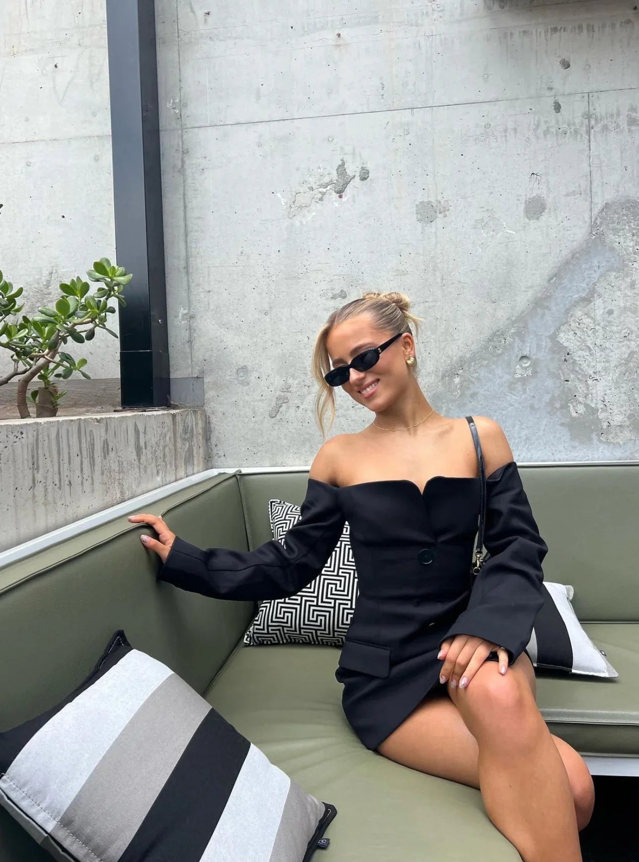 Hariette | Offshoulder Blazerjurk